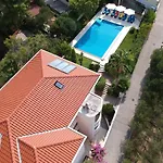 Apartamento Keti Pool & Wellness Splitska