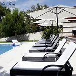 Apartamento Keti Pool & Wellness