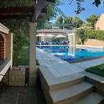 Keti Pool & Wellness * Splitska