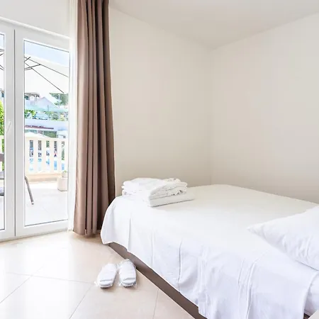 Keti Pool & Wellness Apartment *
