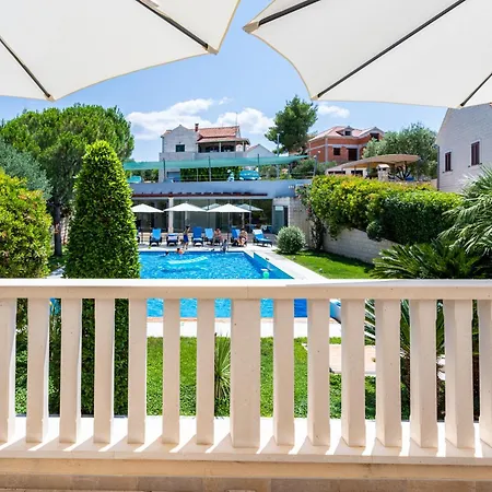 Keti Pool & Wellness Splitska