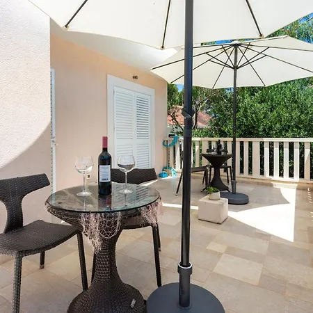 Keti Pool & Wellness Apartment