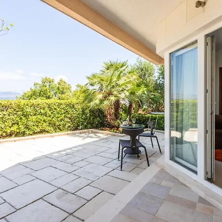 Apartment Keti Pool & Wellness Splitska