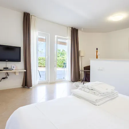 Lejlighed Keti Pool & Wellness Splitska