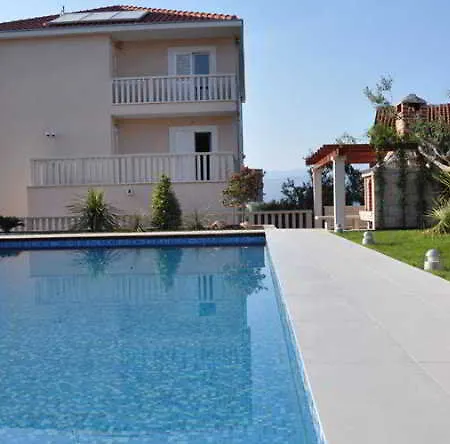 Lejlighed Keti Pool & Wellness