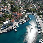 Keti Pool & Wellness * Splitska