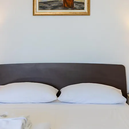 Keti Pool & Wellness Apartman Splitska