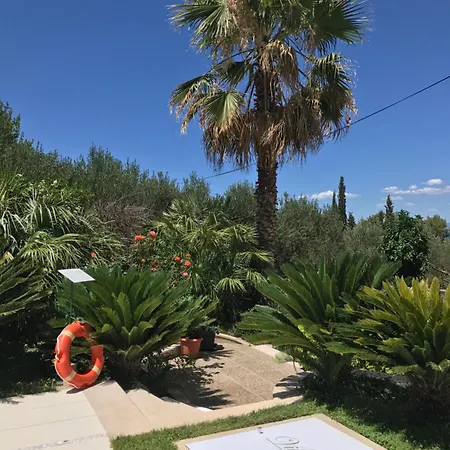 Keti Pool & Wellness Apartman Splitska