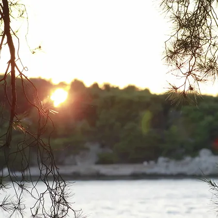 Keti Pool & Wellness Apartman Splitska