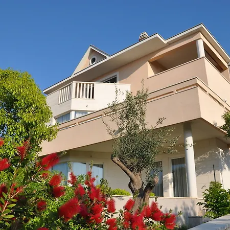 Keti Pool & Wellness * Splitska