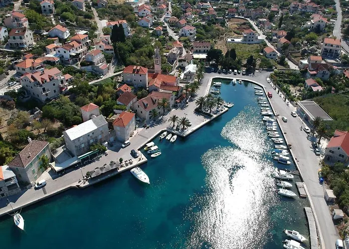 Keti Pool & Wellness * Splitska