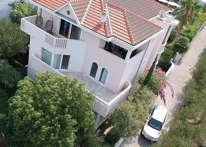 Keti Pool & Wellness Daire