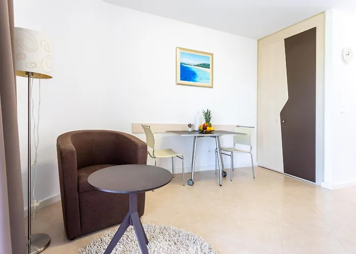 Keti Pool & Wellness Daire Splitska