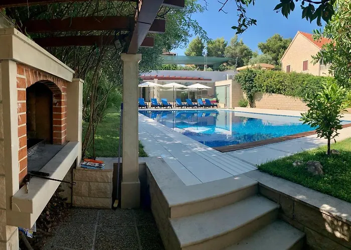 Keti Pool & Wellness * Splitska